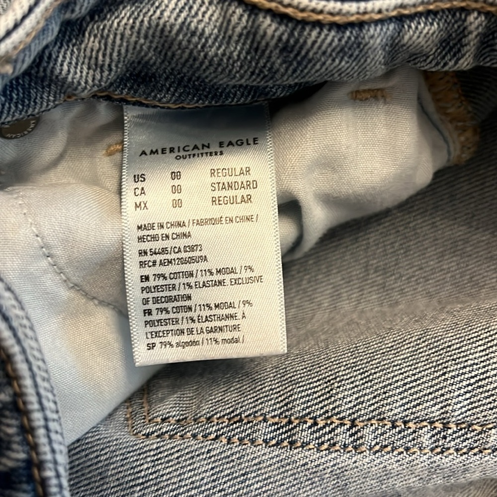 American Eagle Mom Straight Jeans - Picture 6 of 7